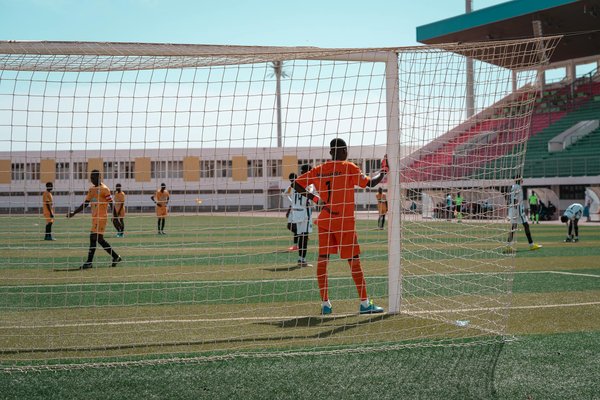 Sac à dos femme 10l : l'allié parfait pour randonner léger