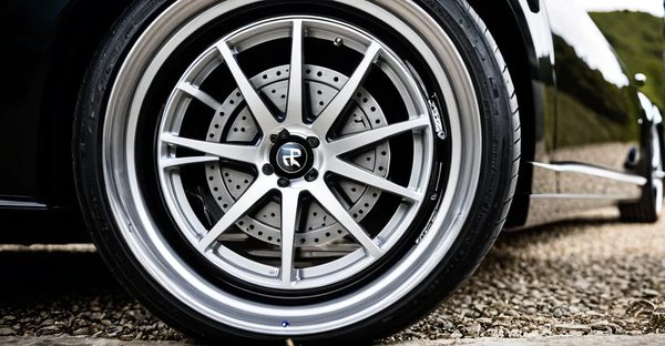 Roues artisanales françaises : l'alliance de la légèreté et de la performance